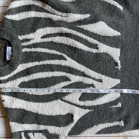 💜MICHAEL STARS patterned sweater - Picture 6 of 6